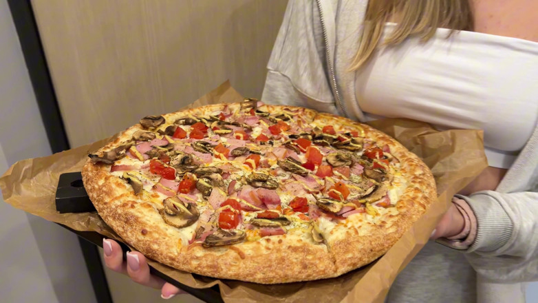 Arisha Mills: Cold Pizza? Take off Your Pants and Work It with...