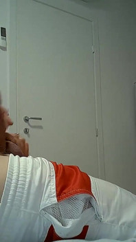 My Girlfriend Gave Me a Blowjob at the Youth Hostel During a School Trip to Italy and Swallowed My Cum.