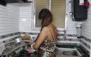 Bollywood porn: Новобрательную домохозяйку дези соблазнил и трахнул на кухне ее муж