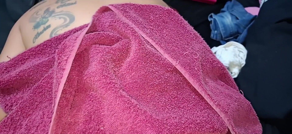 Lady: Trovo la mia bellissima figliastra tettona nella stanza e la...