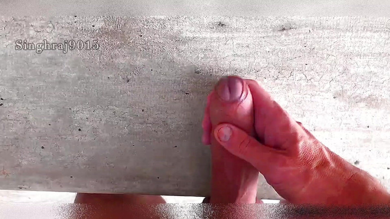 Bade Lund Wala: Monsterschwanz, Solo-masturbation