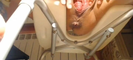 Putarankahotmilf: Sitting on the toilet chair both holes play and gape