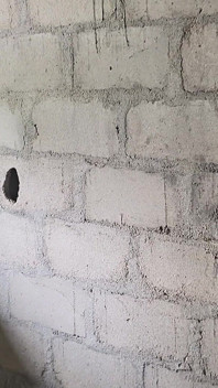Il mio ex mi sorprende in un edificio noncompiuto con la mia ragazza