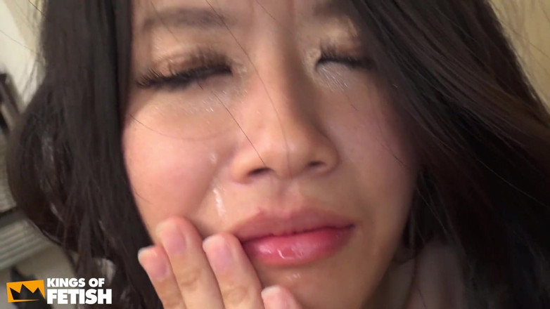 Pure Japanese adult video ( JAV): Gagica japoneză este futută în tufă și umplută cu spermă de trei...
