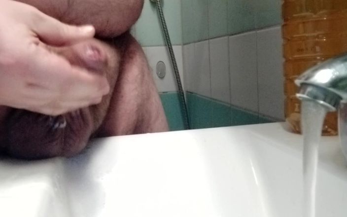 Big Pisser: Superchub Master rửa sạch con cu chưa cắt và giữ ẩm...