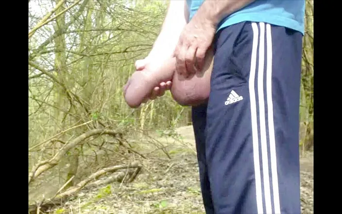 Monster Meat: Risky outdoors pissing exib kinky play
