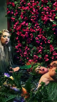 Batfuck härjar Poison Envy's Slutty Nymphs och fyller sina hål med kuk