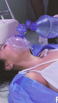 4k 医疗办公室咳嗽 moni lee cpr