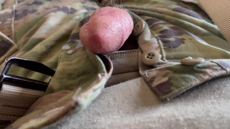 Gay Soldier Stuff: in meiner uniform In schwarzer socke und barfuß!