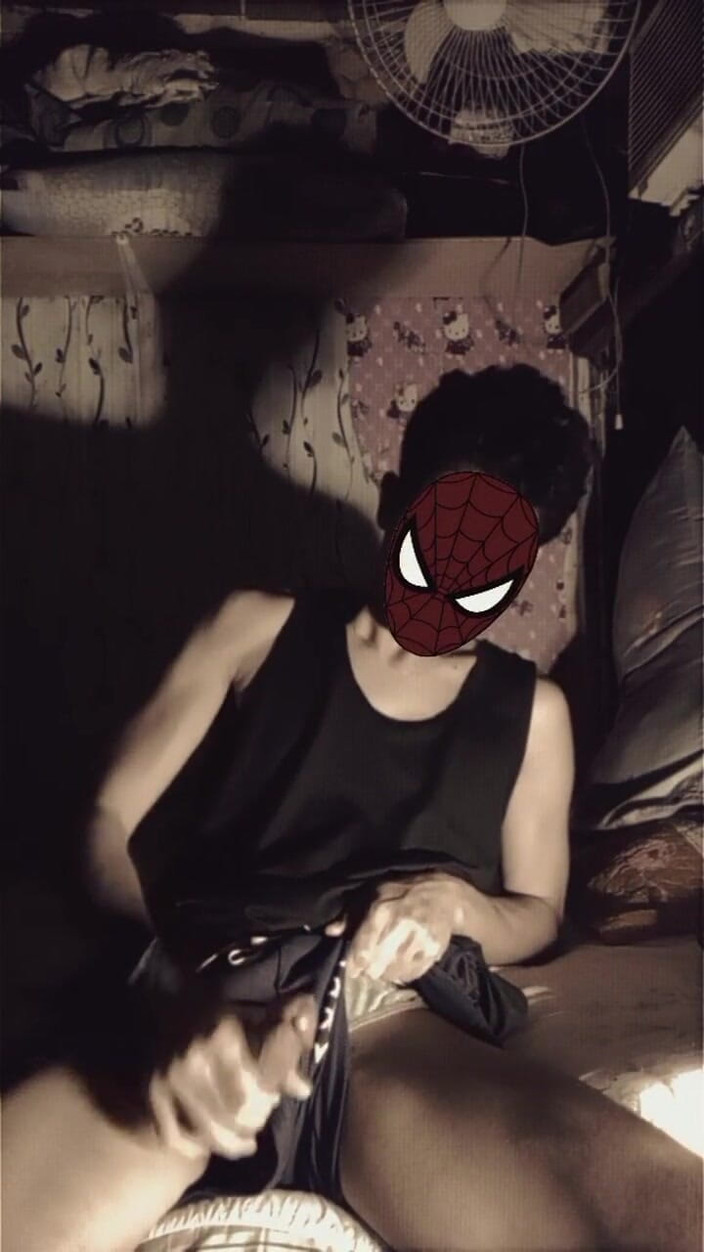 Sunflower Baby 69: Masturbujte, zatímco sám v místnosti