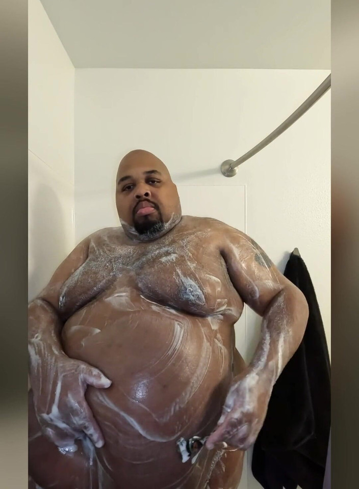 Blkhole420: Musica del grasso, doccia, rasatura dell'ventre: -14 musicista: