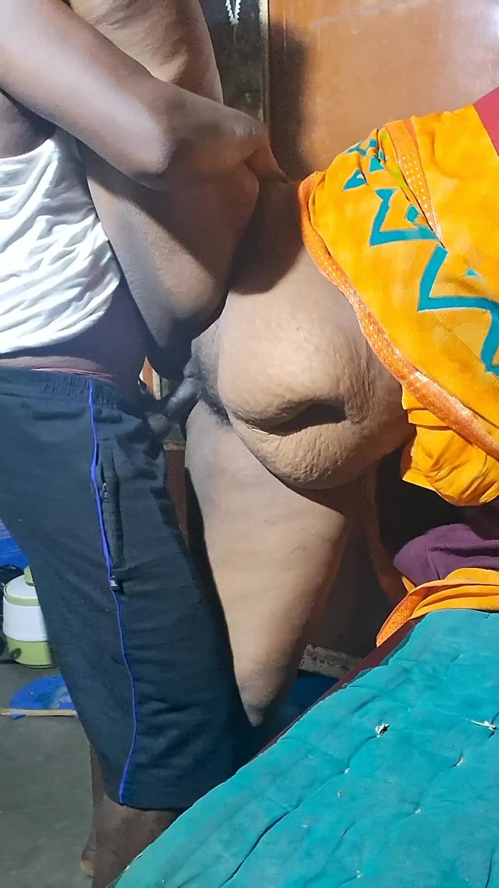 Puja bhabi: Desi Bhabhi šuká v Dogy