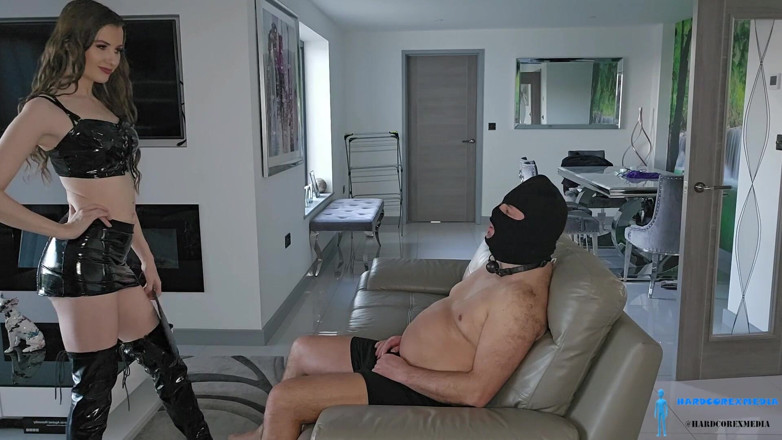 Johnny Hardcore: Mistrees Brook och hennes husdjur!