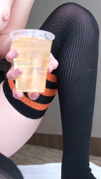 Čůrání v clear cups kompilace