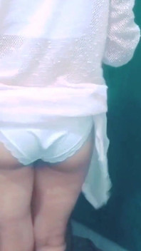 Trabajo apretado sexy árabe esposa y marido disfrutando