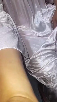 Crossdresser wspaniała satynowa bielizna przyjemność