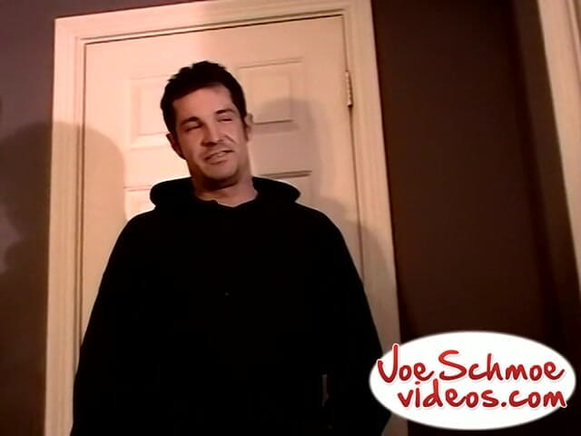 Joe Schmoe: शौकीन एडोनिस चूसा जाता है