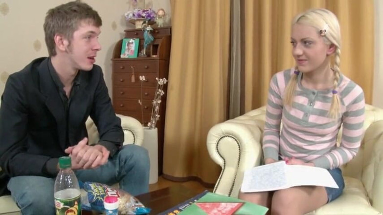 Backdoor Films: Blonda își fute anal iubitul