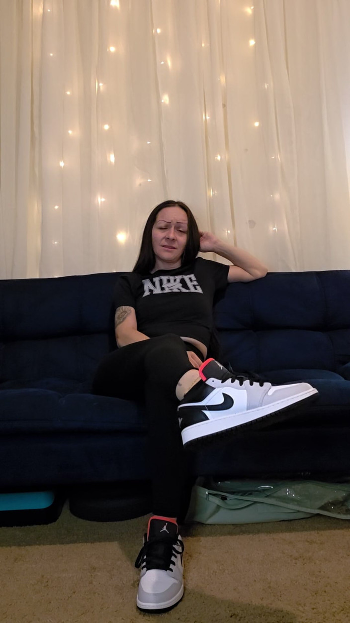 Raven Willow: Attention, renifler mes pieds putrides