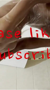 Nude Girlfriend Bath