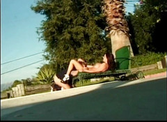 Analiscius: Foxy brunetka milf narážená do zadku