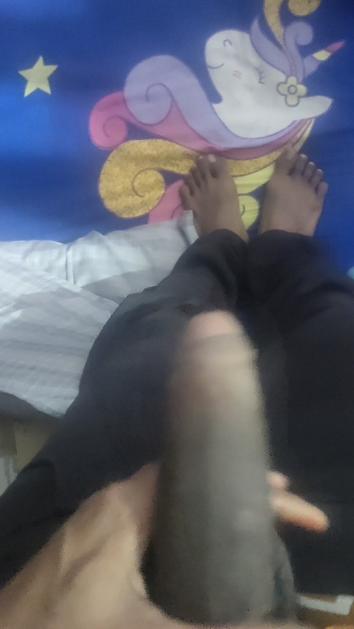 Gigolo Tv: Üvey annem beni mastürbasyon yaparken yakaladı