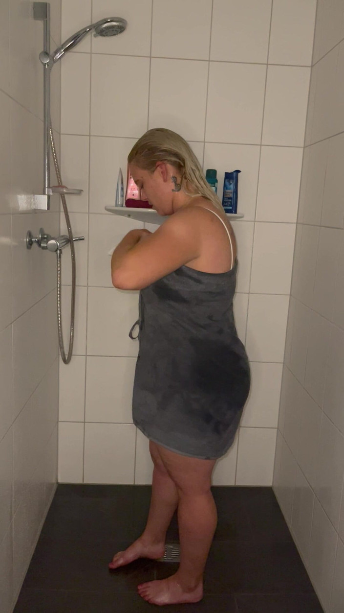 Bonieclydeerotik: Duş başlığıyla duş altında mastürbasyon orgazmı