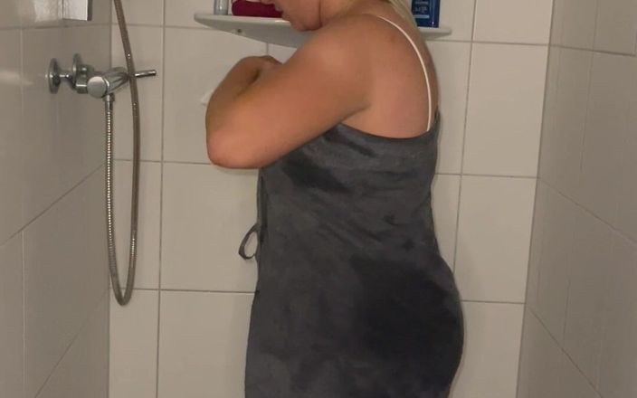 Bonieclydeerotik: Duş başlığıyla duş altında mastürbasyon orgazmı
