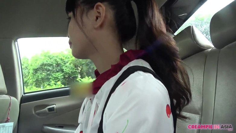 Creampie In Asia: Pancutan pada pepeknya dan menolaknya ke dalam dengan batang saya