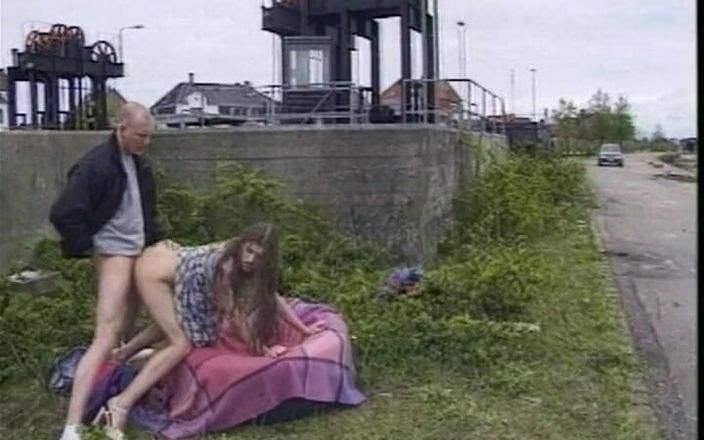 Vintage Lust: Sürtük sert sikilmeyi seviyor #1