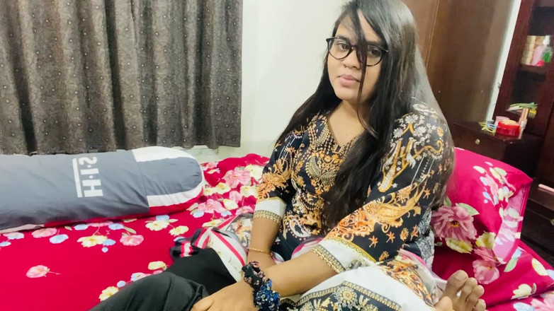 Nadiyaxxx02: Die verheiratete ältere schwester wird von ihrem jüngeren bruder gefickt und...