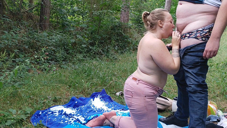 CharnElle: Sexo anal en el bosque