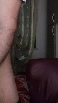 Ich wichs, während ich auf dem bett liegt