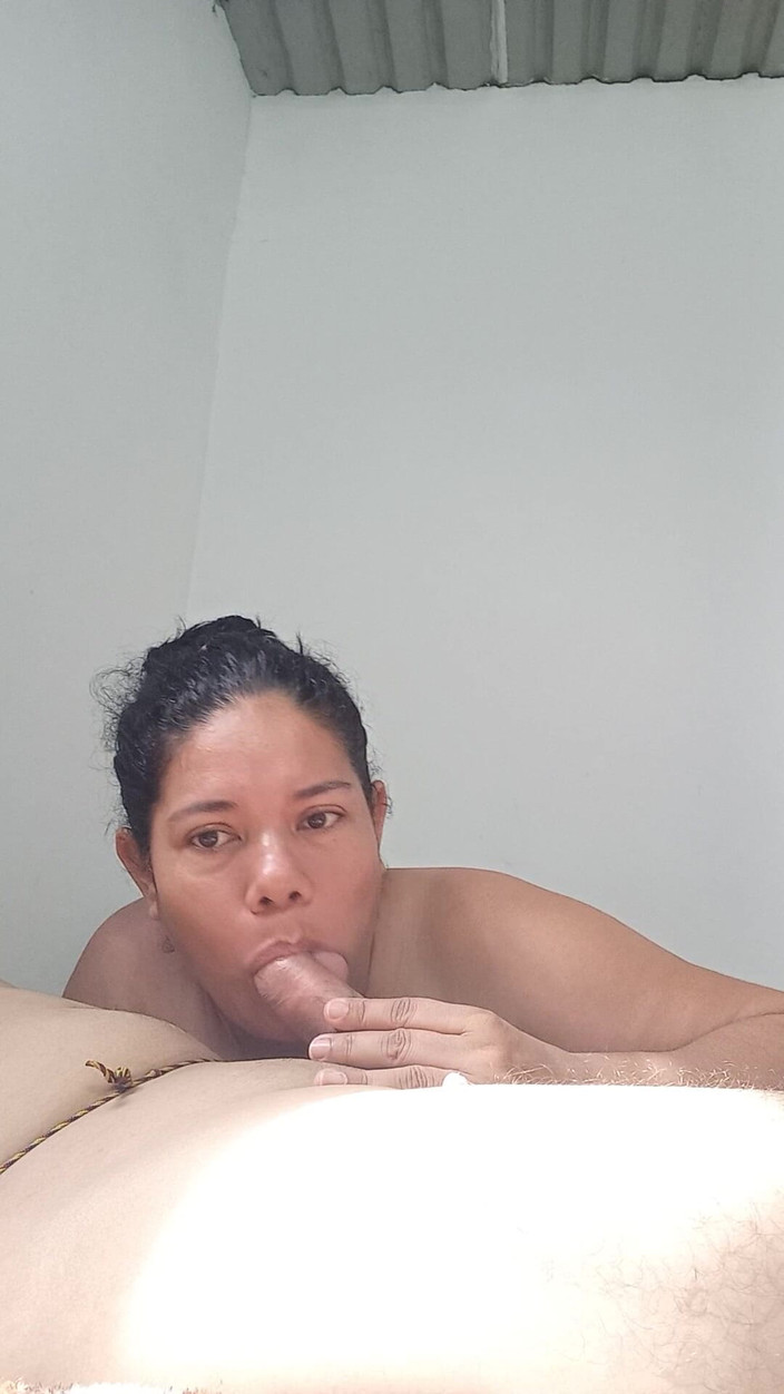 Valkyrie and Luigy Couple: Schöne freundin lutscht tiefe kehle