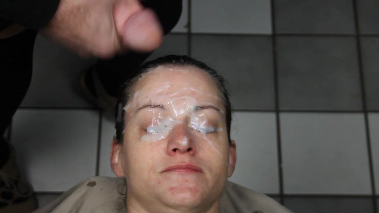 Dirty Dees: गंदे dees में नट सुंदर चेहरा चोद रही है