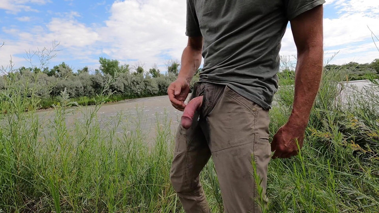 Lapetus: Spraying Piss During Field Work