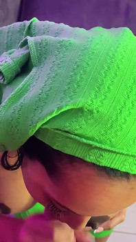 Desafío de botella de Tiktok con madrastra sexy - Leyne Rodriguez