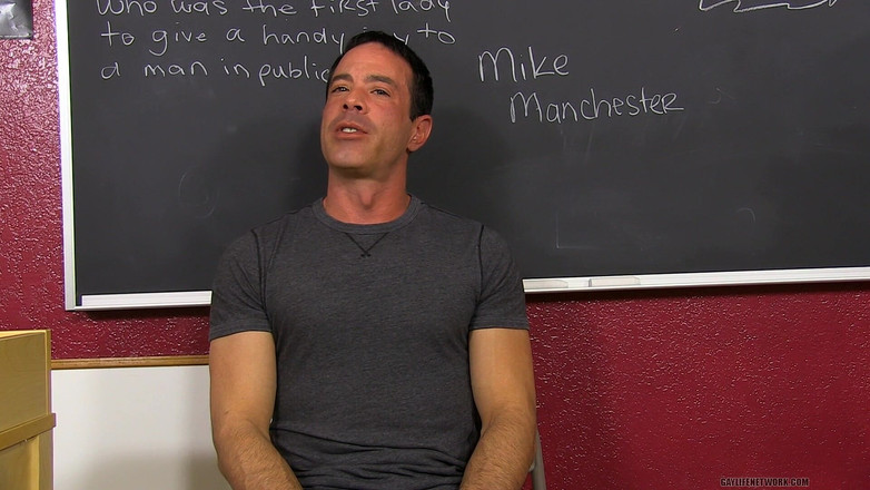 Teach Twinks: Mike je velký fanoušek doggy