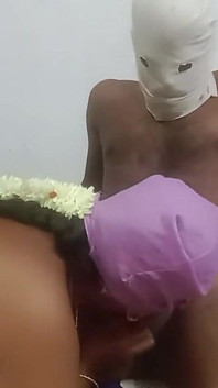 Un couple tamoul sexy baise à la maison, beau corps