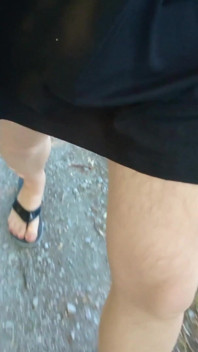 Procházka do kanálu v punčochách