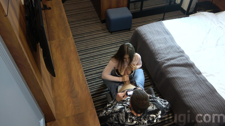 Rico Hugi: O cara no hotel convida morena gostosa para fazer sexo...