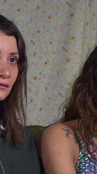 Penelope ve Valentina açgözlü bir grup sikişiyor