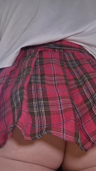 뜨거운 빨간 머리는 설거지를 하는 동안 부엌에서 의붓오빠에게 따먹습니다.