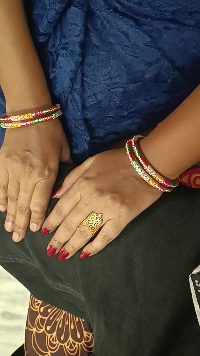Desigirlsiri: Une prof telugu sexy a une liaison secrète à la maison