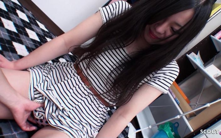 Asian porn collection: Drobna japońska przyrodnia siostra 18 Rozmowa z defloracją kremówka jebanie w...