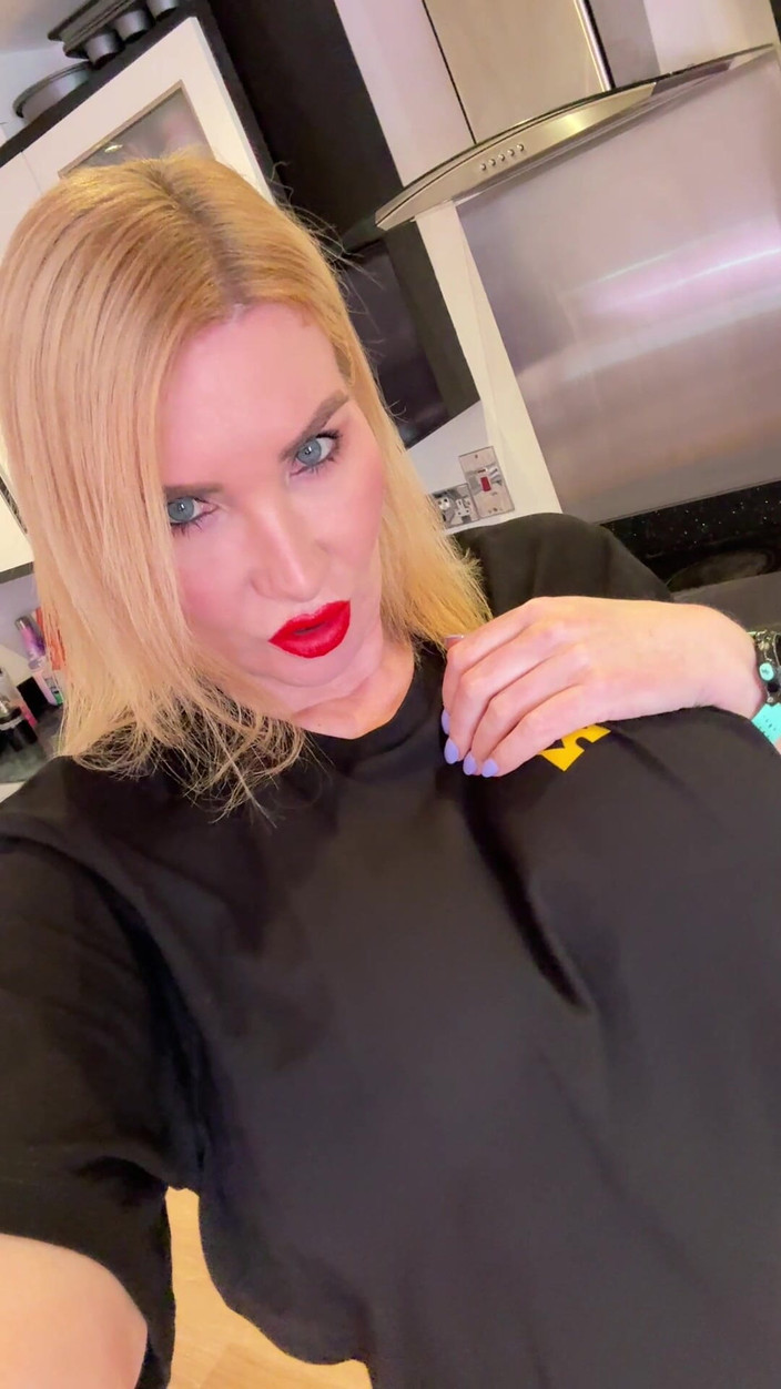 Sophie James: Děkuji Faphouse za tričko