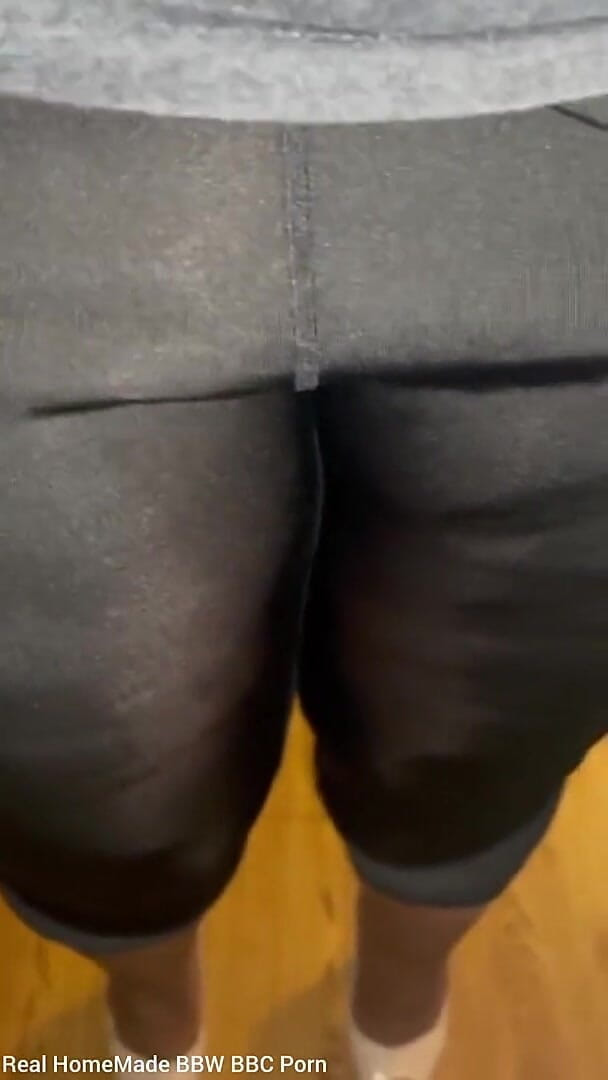 Walking Around Desperate for Pee Pissing on My Pants (Super sexy ebony cuties)