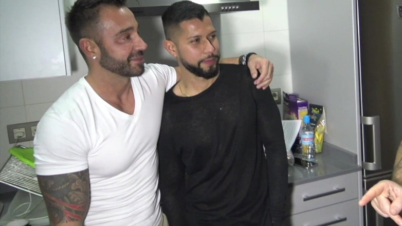 Bareback domination in fetish backroom: Scopata da un tipo super muscoloso