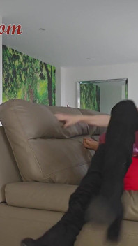 Leggings brillantes sentando en la cara por la hermosa Brook Logan