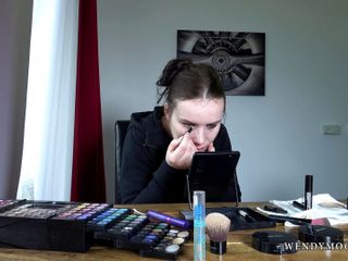 WWMAMM: Wendy Moon prépare le maquillage de sa performance